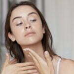 struggling-with-facial-redness?-here’s-what-derms-want-you-to-know