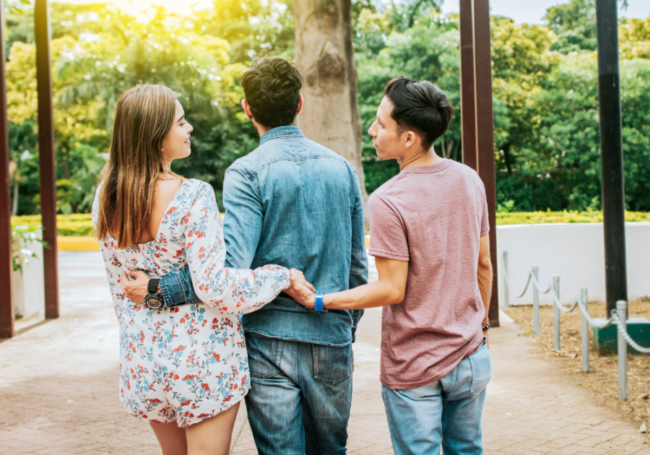 13-conspicuous-clues-that-a-woman-has-multiple-partners