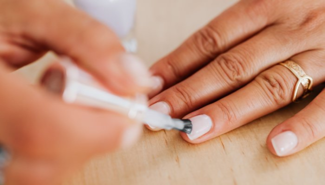 psa:-this-nail-technique-gives-you-gel-like-tips-without-the-damage psa:-this-nail-technique-gives-you-gel-like-tips-without-the-damage