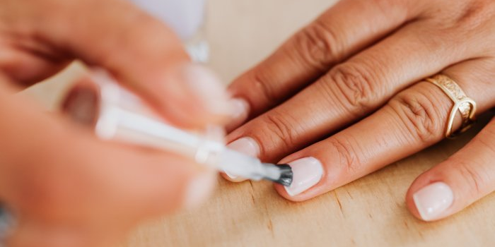 psa:-this-nail-technique-gives-you-gel-like-tips-without-the-damage psa:-this-nail-technique-gives-you-gel-like-tips-without-the-damage
