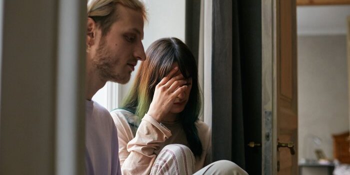 8-signs-you’re-insecure-in-your-relationship,-from-psychologists
