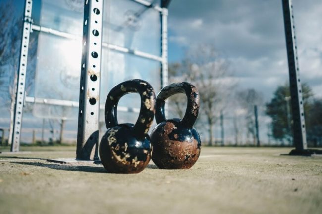 10-kettlebell-exercises-for-men-and-women-(the-beginner’s-guide) 10-kettlebell-exercises-for-men-and-women-(the-beginner’s-guide)