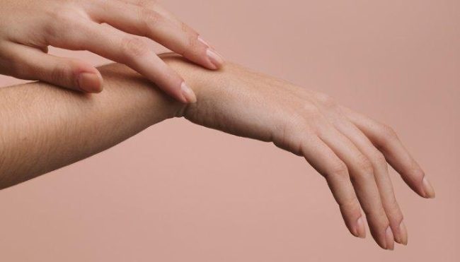 3-treatments-to-reverse-the-look-of-dark-spots-on-hands 3-treatments-to-reverse-the-look-of-dark-spots-on-hands