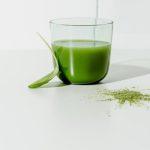 you-don’t-need-a-juicer-to-make-this-nutritious-2-ingredient-green-juice