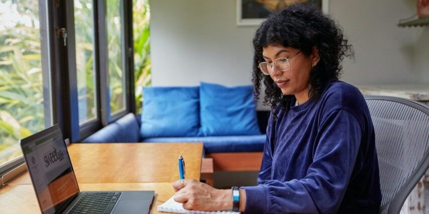 what-is-a-hybrid-work-schedule-and-how-to-make-it-work what-is-a-hybrid-work-schedule-and-how-to-make-it-work