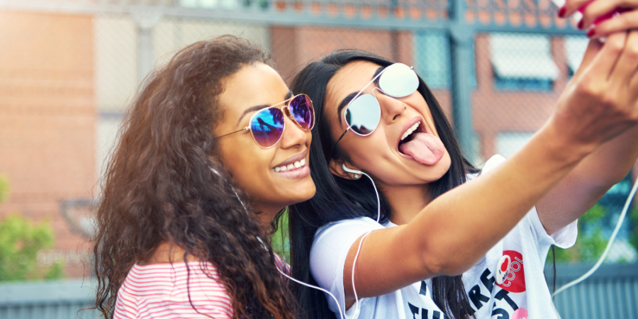 from-buddies-to-besties:-unpacking-11-types-of-friendships from-buddies-to-besties:-unpacking-11-types-of-friendships