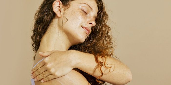 4-must-know-tips-for-dolphin-like-skin-from-head-to-toe