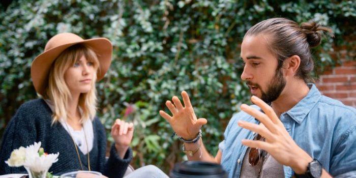 walking-into-a-party-alone?-this-trick-makes-you-instantly-feel-at-ease
