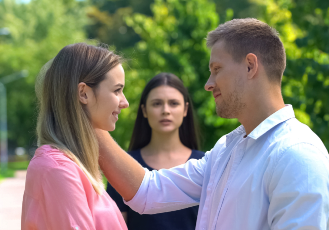 is-he-cheating-emotionally?-13-subtle-signs-your-boyfriend-has-a-crush-on-his-female-friend