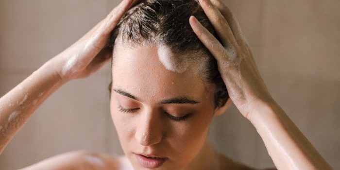 i’m-a-trichologist:-here’s-what-to-expect-when-you-shift-to-sulfate-free-shampoo i’m-a-trichologist:-here’s-what-to-expect-when-you-shift-to-sulfate-free-shampoo