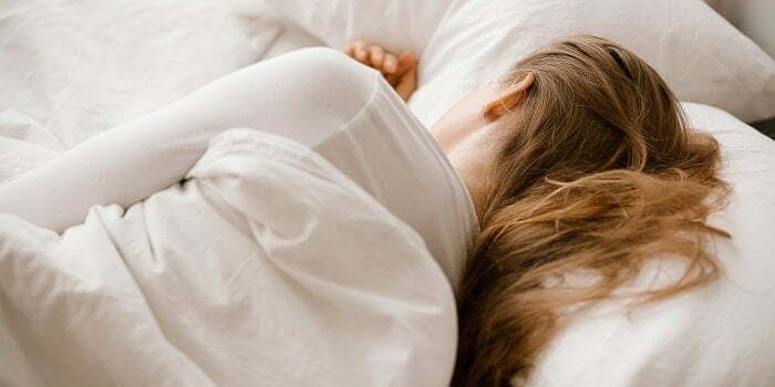 5-expert-backed-ways-to-sleep-deeper-tonight-&-every-night