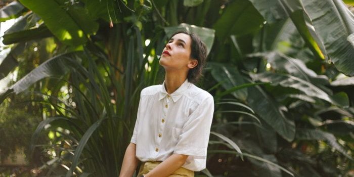people-are-tuning-into-“green-noise”-to-relax-—-can-it-really-replicate-nature? people-are-tuning-into-“green-noise”-to-relax-—-can-it-really-replicate-nature?