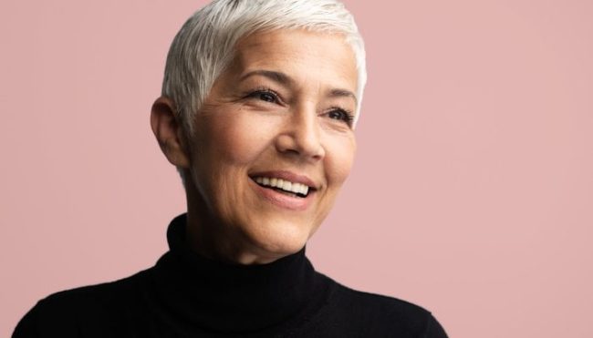 3-face-lifting-tips-for-women-50+-from-a-celeb-makeup-artist 3-face-lifting-tips-for-women-50+-from-a-celeb-makeup-artist