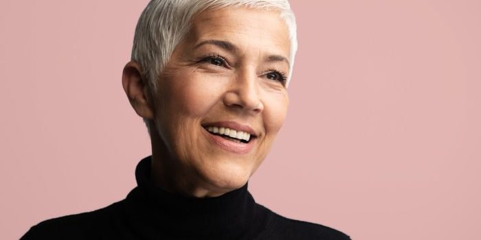 3-face-lifting-tips-for-women-50+-from-a-celeb-makeup-artist 3-face-lifting-tips-for-women-50+-from-a-celeb-makeup-artist