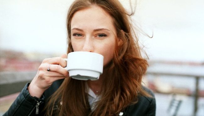 this-habit-triggers-dry,-chapped-lips-&-most-people-do-it-every-morning this-habit-triggers-dry,-chapped-lips-&-most-people-do-it-every-morning