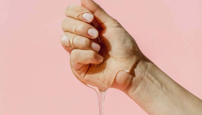 3-things-getting-in-the-way-of-having-softer,-hydrating-hands 3-things-getting-in-the-way-of-having-softer,-hydrating-hands