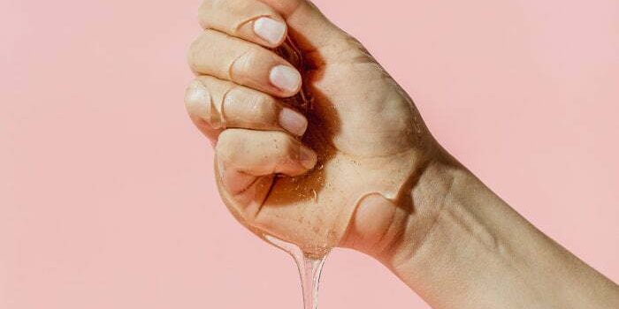 3-things-getting-in-the-way-of-having-softer,-hydrating-hands 3-things-getting-in-the-way-of-having-softer,-hydrating-hands