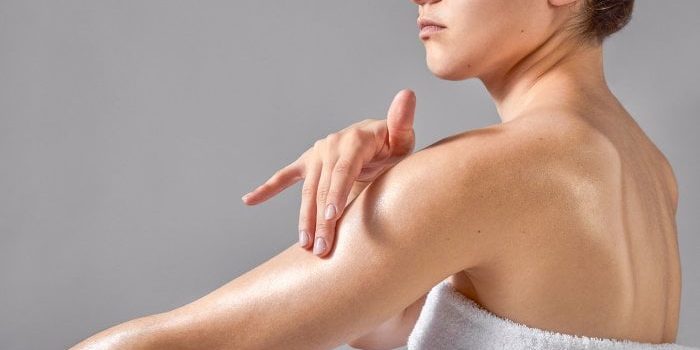 this-dry-body-oil-is-the-secret-to-soft,-firm-skin-reviewers-say