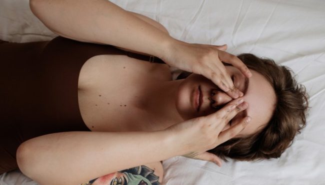 the-secret-to-feeling-less-awful-after-a-night-of-poor-sleep the-secret-to-feeling-less-awful-after-a-night-of-poor-sleep