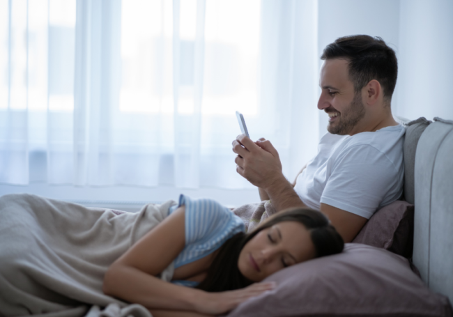 is-sexting-really-cheating?-13-things-you-need-to-know