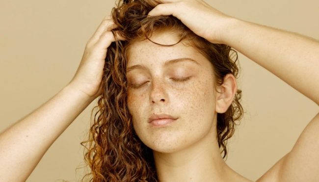 3-telltale-signs-you-should-use-a-scalp-serum-+-what-to-look-for