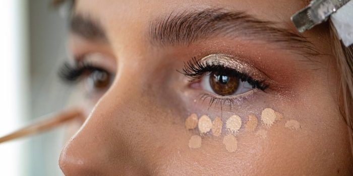 this-tip-makes-deep-set-eyes-appear-instantly-brighter-&-well-rested