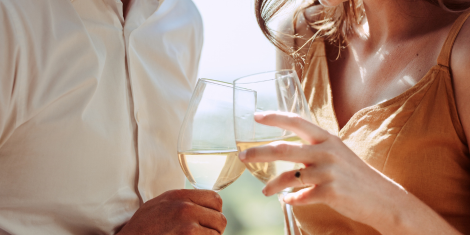 red-alert!-13-red-flags-when-dating-in-your-50s red-alert!-13-red-flags-when-dating-in-your-50s