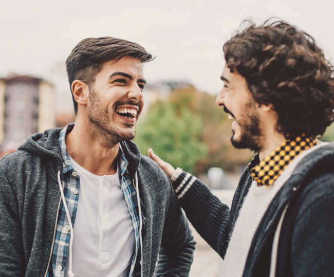how-to-tell-if-a-guy-is-gay-or-bi:-31-signs-your-boyfriend-isn’t-straight